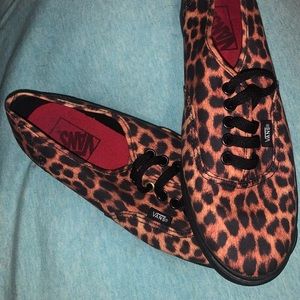 Leopard print Vans